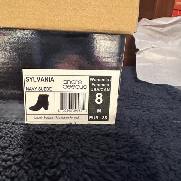 Beautiful practically NIB Andre Assous Sylvania blue suede booties. - Picture 8 of 12